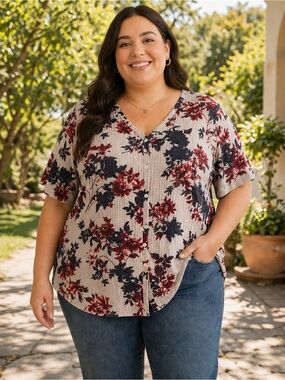 Torrid Size 2 (2X) Waffle Knit Button Front Top Floral Grey Stretch Blouse